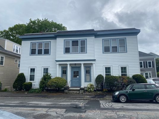 Exterior, Facade, Rowhouse