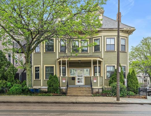 Exterior, Facade, Queen Anne Victorian