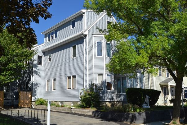 Exterior, Facade, Queen Anne Victorian
