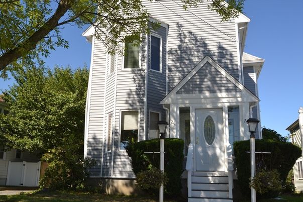 Exterior, Facade, Queen Anne Victorian