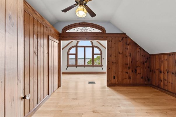 Empty room, Interior, Water, Wood Texture Flooring, Wooden Walls