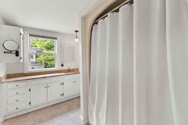 Bathroom, Interior, Pendant Lights