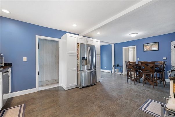 Dining room, Interior, Kitchen, Recessed Lighting, Stainless Steel Appliances