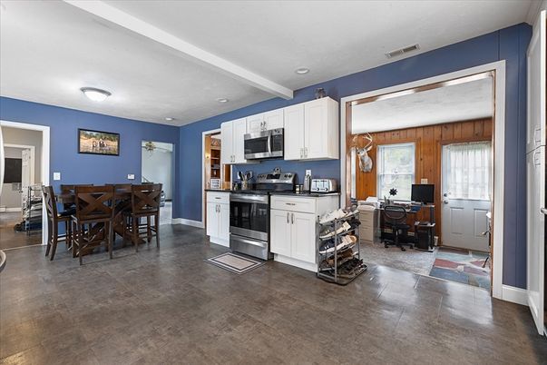Dining room, Interior, Kitchen, Stainless Steel Appliances