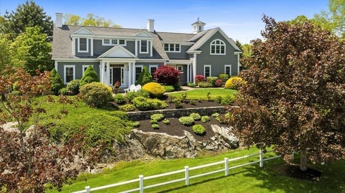 Backyard, Exterior, Facade, Queen Anne Victorian