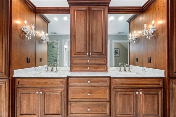 Bathroom, Dual Sink Vanities, Interior, Recessed Lighting