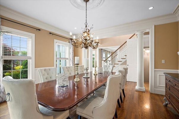 Chandelier, Dining room, Interior, Recessed Lighting, Wood Texture Flooring