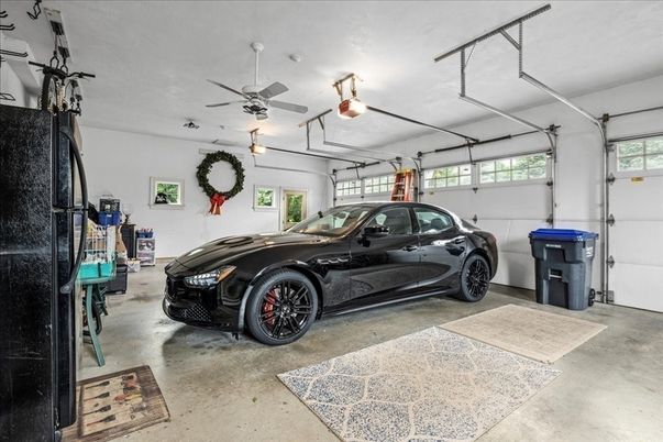 Garage, Interior