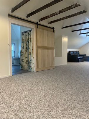 Empty room, Interior, Wooden Beams