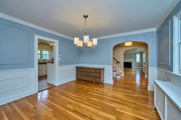 Chandelier, Interior, Wood Texture Flooring