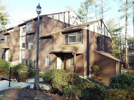 Exterior, Facade, Rowhouse