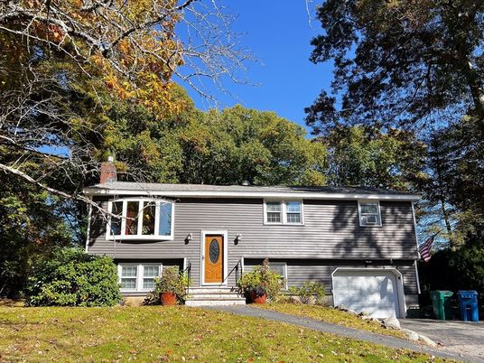 Attached, Exterior, Facade, Raised Ranch