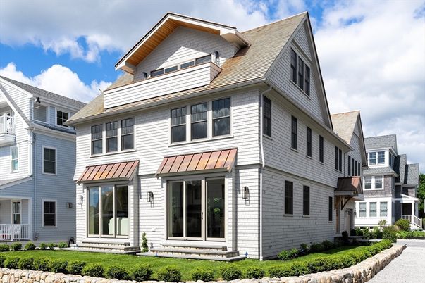 Exterior, Facade, Farmhouse