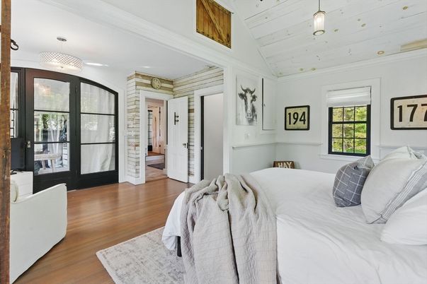 Bedroom, Interior, Pendant Lights, Wood Texture Flooring