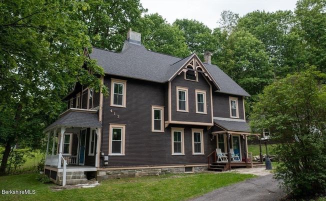 Exterior, Facade, Queen Anne Victorian