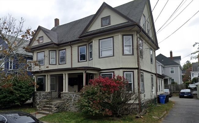 Exterior, Facade, Queen Anne Victorian