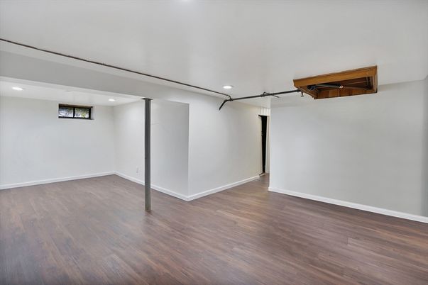 Empty room, Interior, Recessed Lighting, Wood Texture Flooring