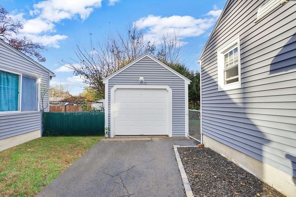 Detached Garage, Exterior