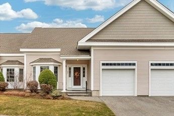 Attached, Exterior, Facade, American Craftsman