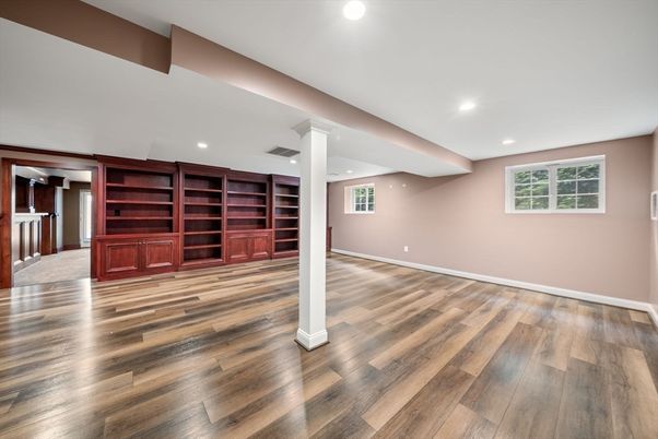 Empty room, Interior, Recessed Lighting, Wood Texture Flooring