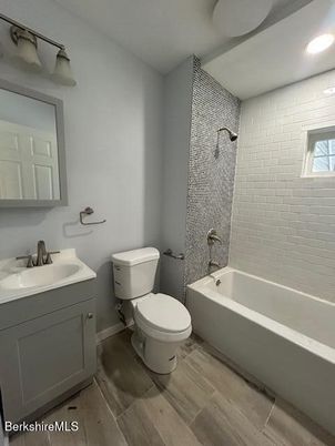 Bathroom, Interior, Recessed Lighting, Wood Texture Flooring