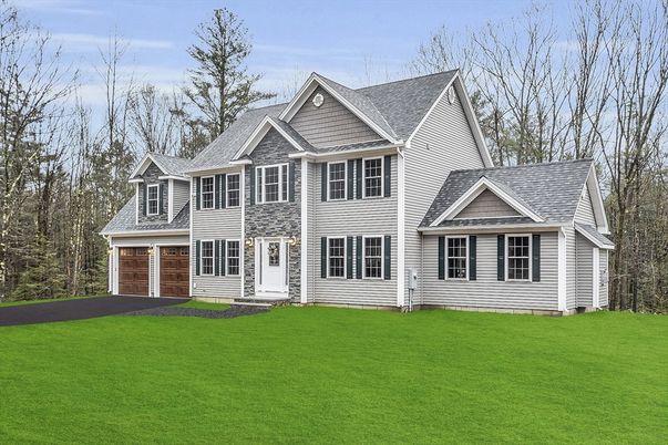Attached, Exterior, Facade, Farmhouse