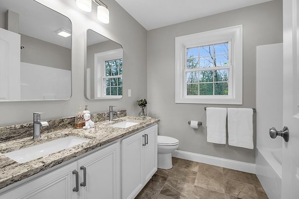 Bathroom, Dual Sink Vanities, Interior