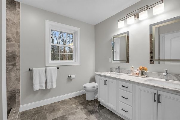 Bathroom, Dual Sink Vanities, Interior