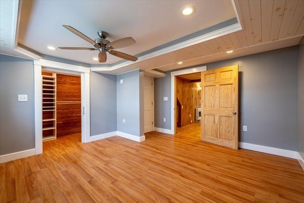 Empty room, Interior, Recessed Lighting, Wood Texture Flooring