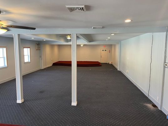 Empty room, Interior, Recessed Lighting