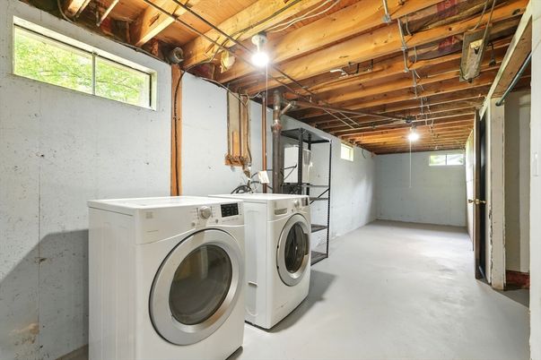 Interior, Washer, Wooden Beams, Wooden Ceilings