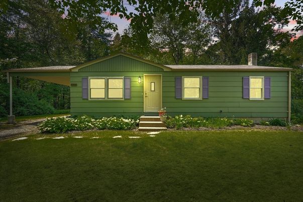 Backyard, Exterior, Facade, Ranch