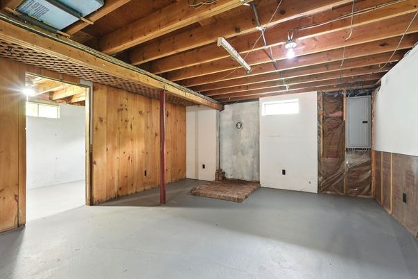 Empty room, Interior, Wooden Beams, Wooden Ceilings