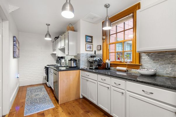 Interior, Kitchen, Pendant Lights, Wood Texture Flooring