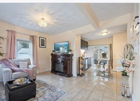 Chandelier, Fireplace, Interior, Living room