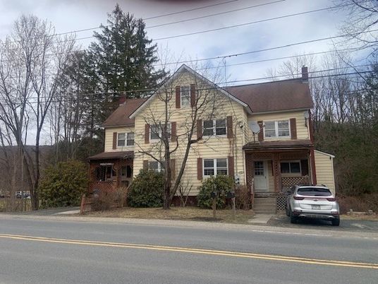 Exterior, Facade, Queen Anne Victorian