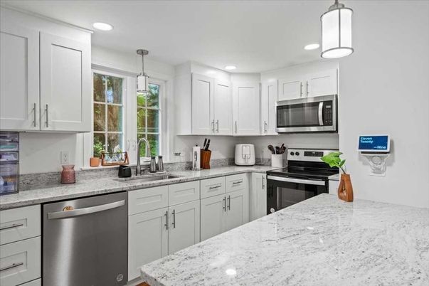 Interior, Kitchen, Pendant Lights, Recessed Lighting, Stainless Steel Appliances
