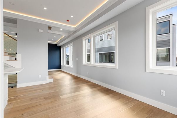Empty room, Interior, Recessed Lighting, Wood Texture Flooring