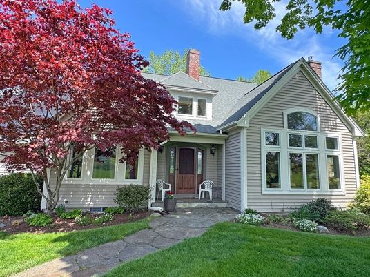 Exterior, Facade, Queen Anne Victorian