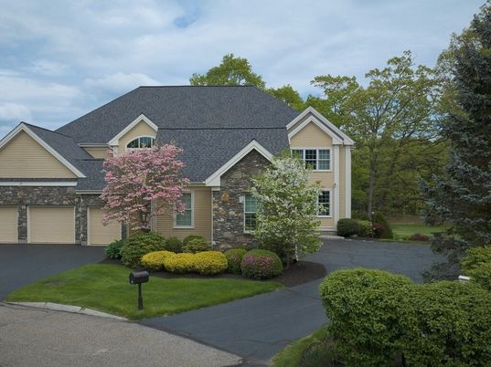 Attached, Exterior, Facade, Brick Traditional