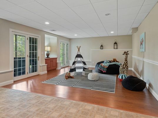 Interior, Recessed Lighting, Wood Texture Flooring