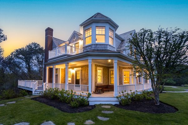 Exterior, Facade, Queen Anne Victorian