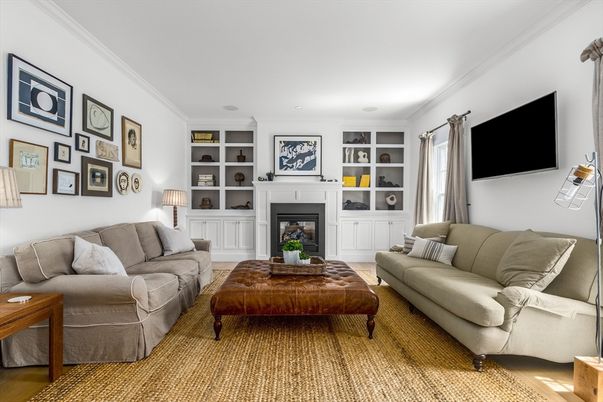 Fireplace, Interior, Living room