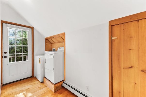 Interior, Washer, Wood Texture Flooring