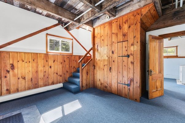 Empty room, Interior, Wooden Beams, Wooden Walls