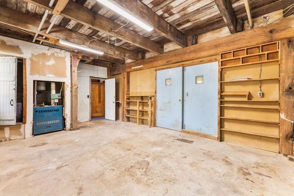 Empty room, Interior, Wooden Beams, Wooden Ceilings, Wooden Walls