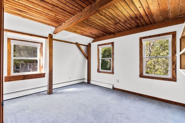 Empty room, Interior, Wooden Beams, Wooden Ceilings