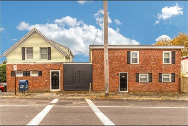 Exterior, Facade, Brick Facade, Brick Traditional