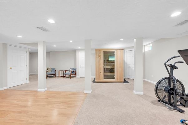 Fitness Equipment, Interior, Recessed Lighting, Wood Texture Flooring