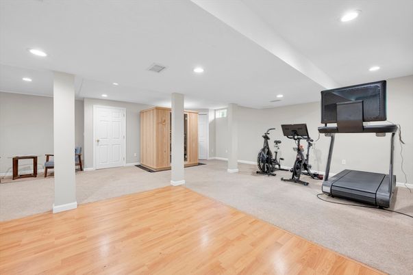 Fitness Equipment, Interior, Recessed Lighting, Wood Texture Flooring